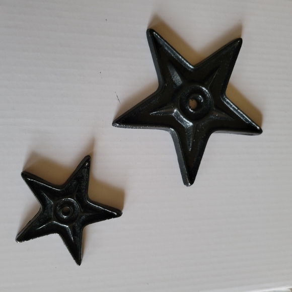 Vintage Rustic Farmhouse Black Cast Iron Star Set, 4" + 2-1/2", Set of 2 - Picture 2 of 8